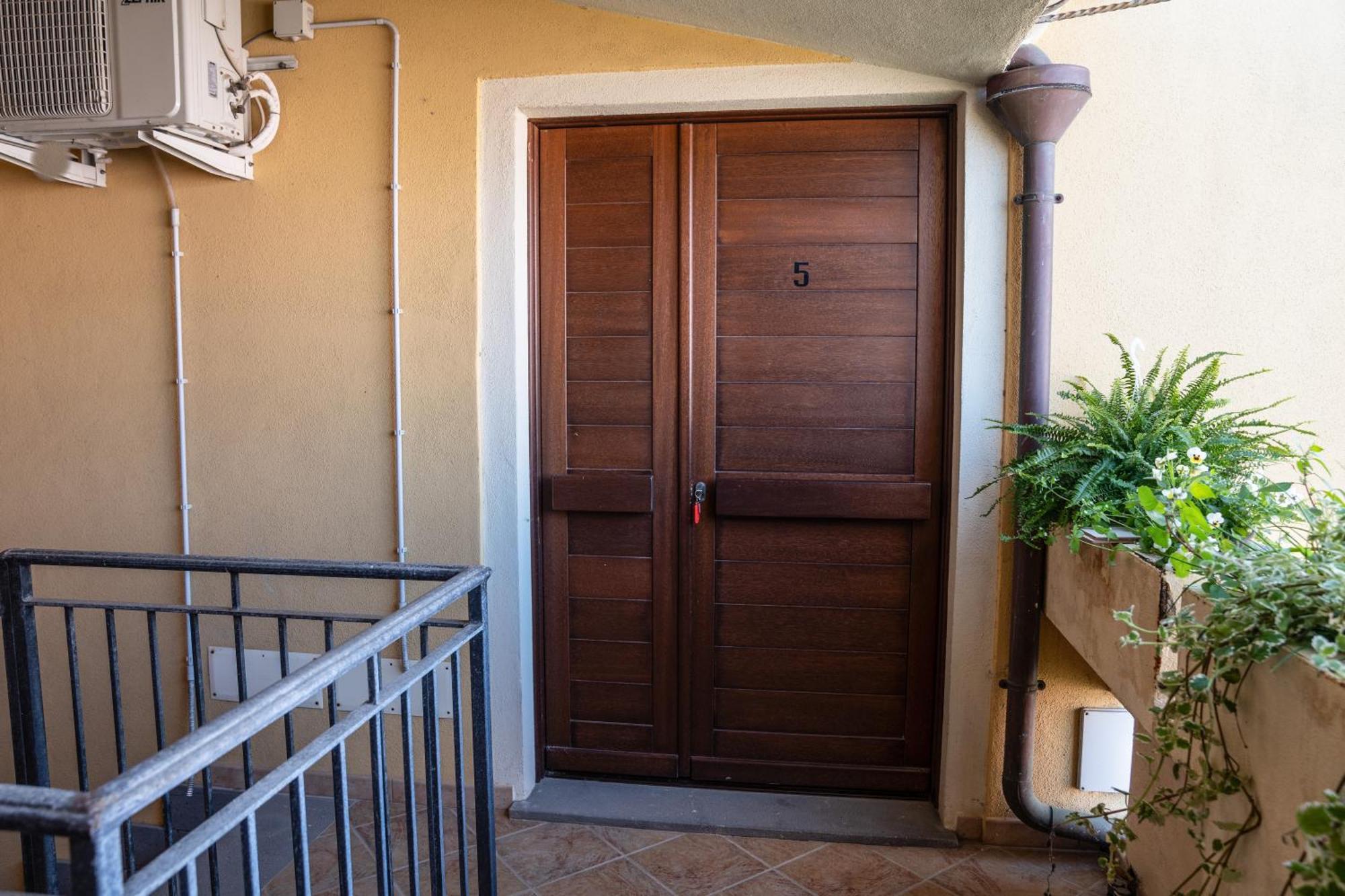Appartamento Casa Graziosa Nurachi Esterno foto